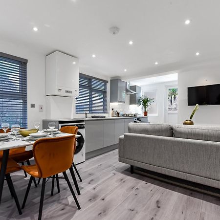 Lovely 2 Bedroom Apartment In Greater London Exterior photo
