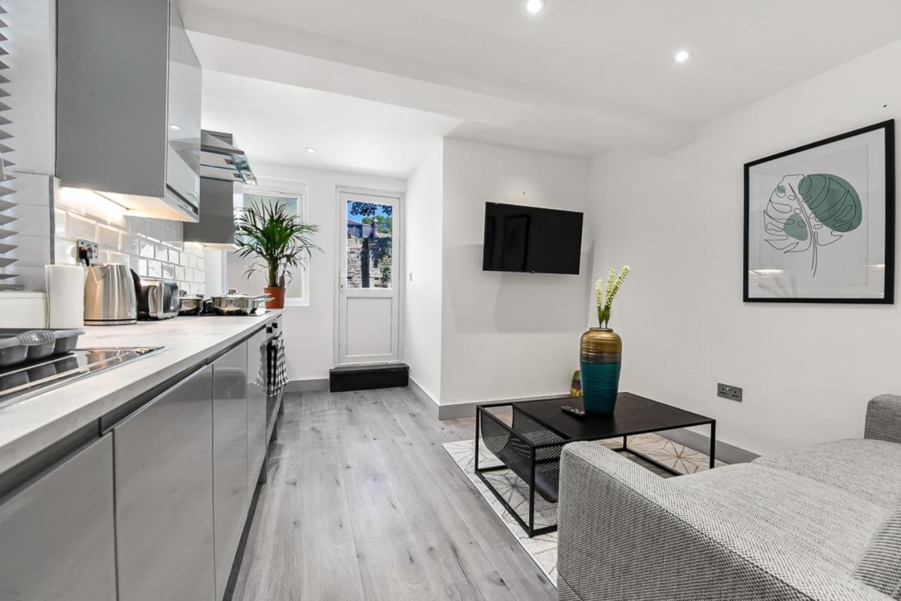 Lovely 2 Bedroom Apartment In Greater London Exterior photo