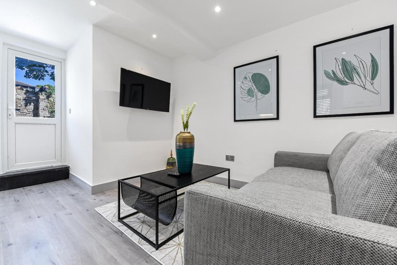Lovely 2 Bedroom Apartment In Greater London Exterior photo